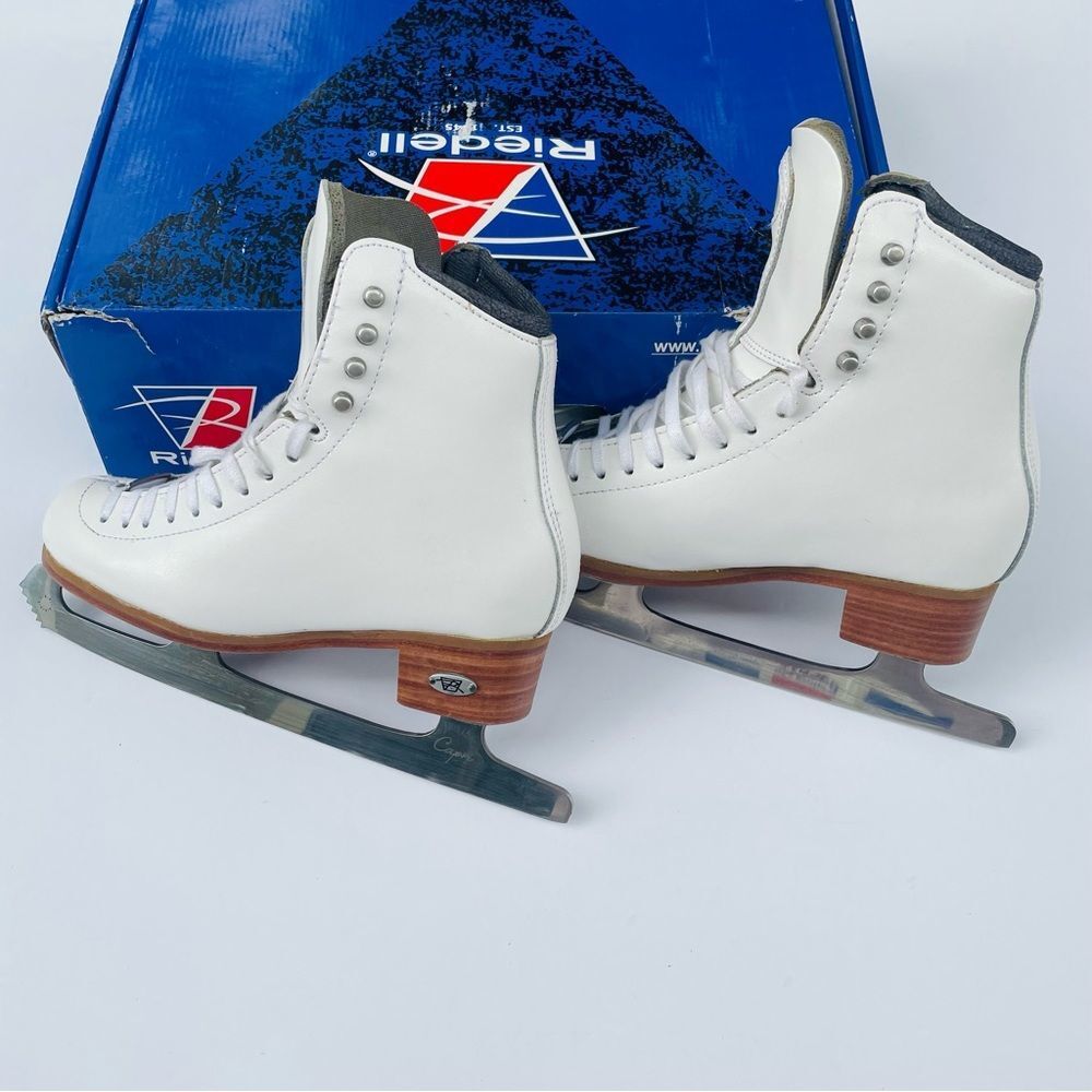 Riedell Stride Model 223 Figure Ice Skates Capri Stainless Steel Blades sz 4